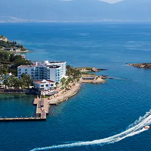 Le Bleu & Semesteranläggning (resort)
