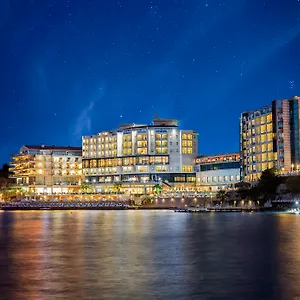 Hotel Charisma De Luxe